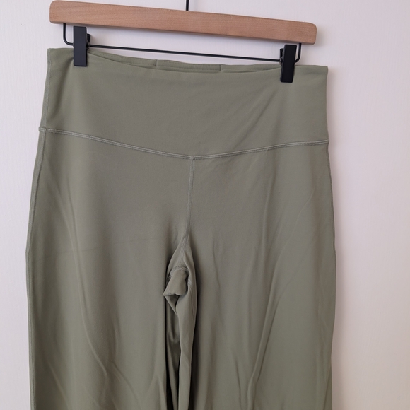 Athleta Womens Large Elation Wide Leg Pants Leggings Green Activewear Workout - Picture 3 of 8